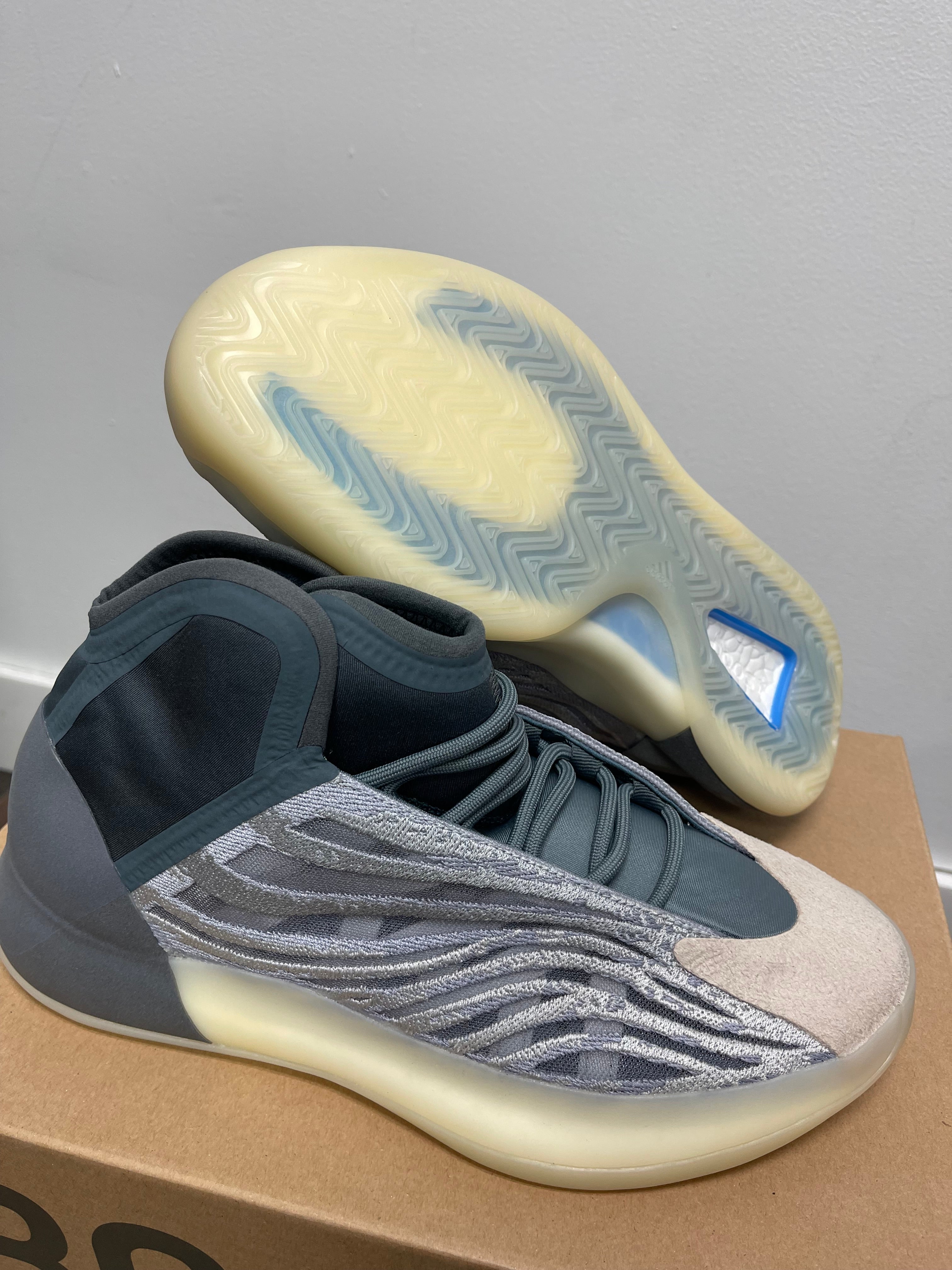 Adidas Yeezy QNTM ‘ Mono Carbon ‘ Size 10